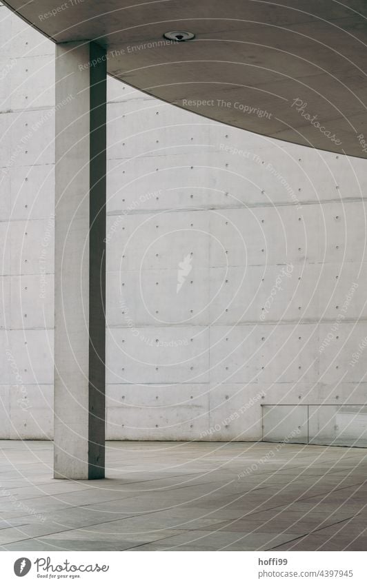 Sichtbeton mit Punkten,  Säule und Dach Sichtbetonwand Minimalismus modern Architektur Design grau Tristesse minimalistisch Streifen Beton trist abstrakt