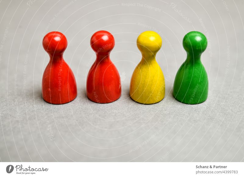 rot-gelb-grün Spielfiguren aus Gesellschaftsspiel BTW21 Ampel Ampelkoalition Partei Parteien Wahl Wahlsonntag schwarz Parteilandschaft Koalition Bundestag
