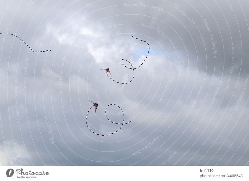 Malerei mit dem Lenkdrachen Himmel grauer Himmel Drachenfest Flugobjekte Begeisterung Drachen steigen lassen Tricks Geschwindigkeit Flugkünste lenken Hobby
