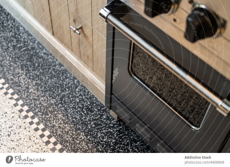 Backofen in der Küche einer modernen Küche in einer Wohnung Ofen Reflexion & Spiegelung Glas Design Stil heimwärts Metall Sauberkeit Zeitgenosse Vorrichtung