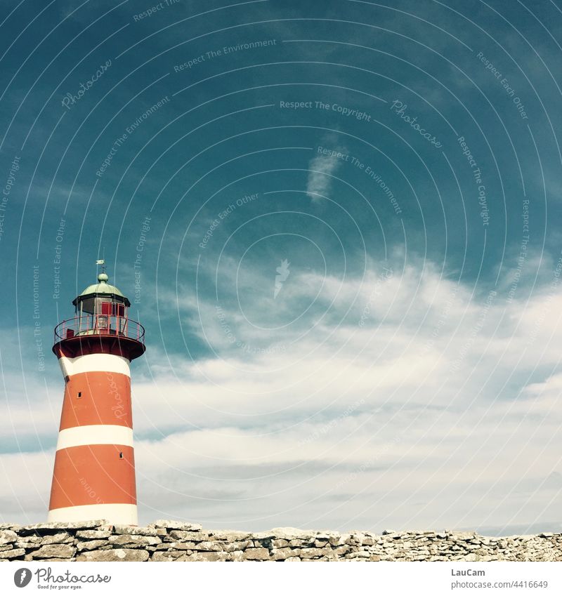 Fernweh - einsamer Leuchtturm auf Gotland Küste Meer Ferien & Urlaub & Reisen Leuchtturmwärter Himmel Wolken Leuchtfeuer Schifffahrt Seezeichen Turm