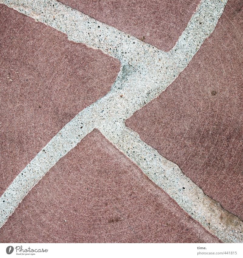 nach dem Laufen abwärmen Architektur Wege & Pfade Fußweg Bodenplatten Stein Linie sportlich dreckig trashig Zufriedenheit Bewegung entdecken komplex