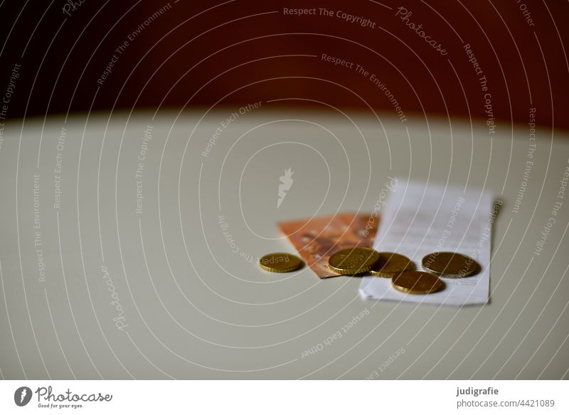 Wechselgeld Geld kleingeld Münzen Euro währung Geldmünzen Bargeld Geldschein kassenzettel Kleingeld Cent bezahlen kaufen Finanzen Rest sparen