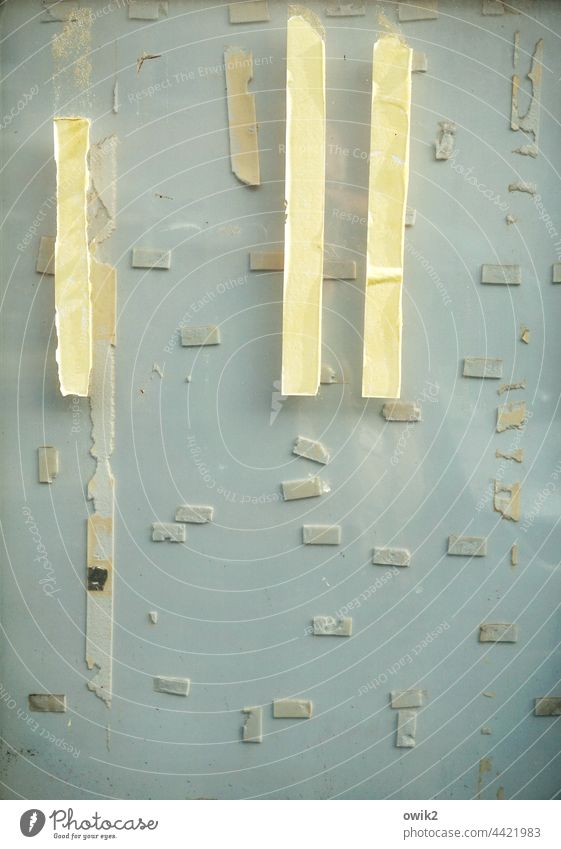 Krank Information Hintergrund neutral Kommunikation Verständigung Reste Klebstoff Muster Struktur Wand abstrakt Kunststoff verrückt ankleben anhaften