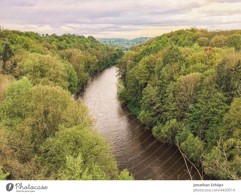 Ausblick auf die Zschopau, Harrasfelsen, Frankenberg, Sachsen Panorama Fluss fließen Wald natur Landschaft Natur Außenaufnahme Menschenleer Wasser Farbfoto