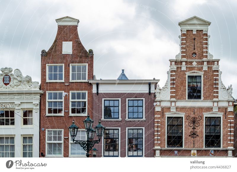 Architektur in Alkmaar, die Niederlande holländisch Europa architektonisch Gebäude Großstadt Farbe farbenfroh Fassade im Freien Turm Stadt urban