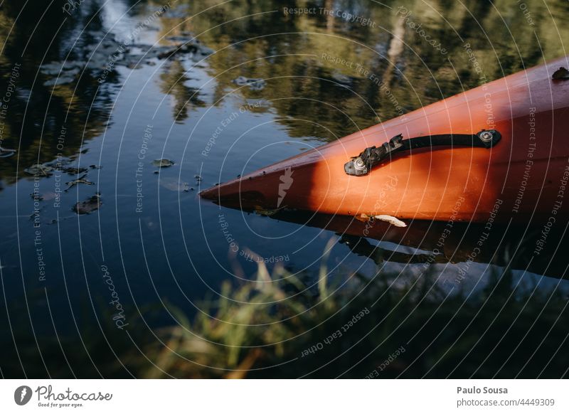 Nahaufnahme Kajak Kajakfahren reisen Tourismus Abenteuer wandern Ferien & Urlaub & Reisen Sommer Aktivität Wasser Natur Boot Kanu Erholung Lifestyle Fluss