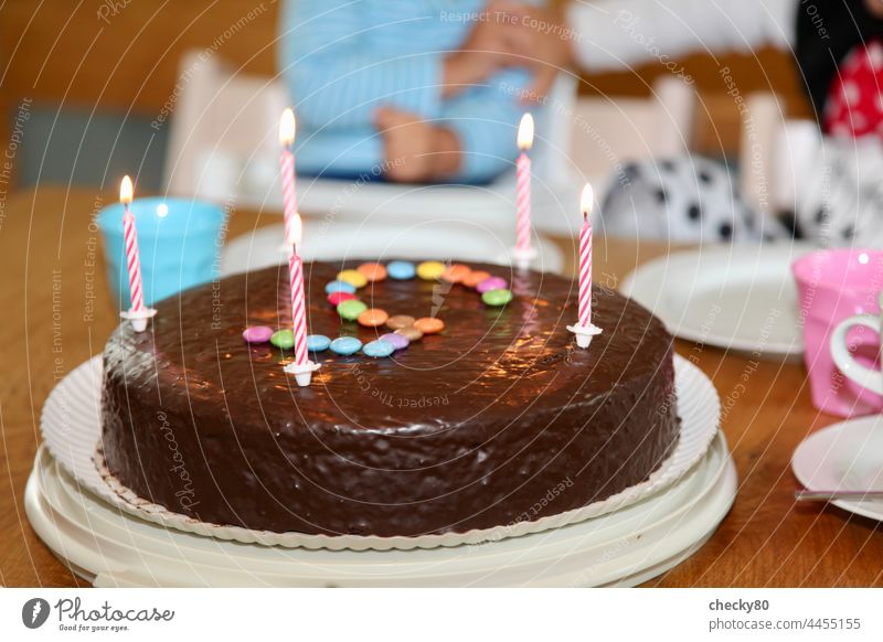 Happy 5! Geburtstagskuchen 5 Jahre Smarties Schokoladenkuchen Geburtstagsfeier Kindergeburtstag