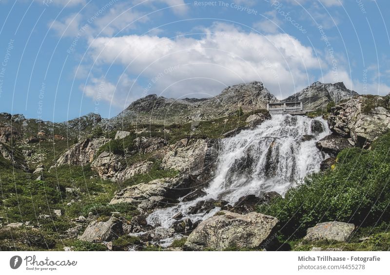 Wasserfall im Kaunertal / Österreich Riffelbach - Wasserfall Tirol Alpen fließen stürzen herabstürzen Landschaft Natur Felsen Stein Gestein Berge Bäume Himmel