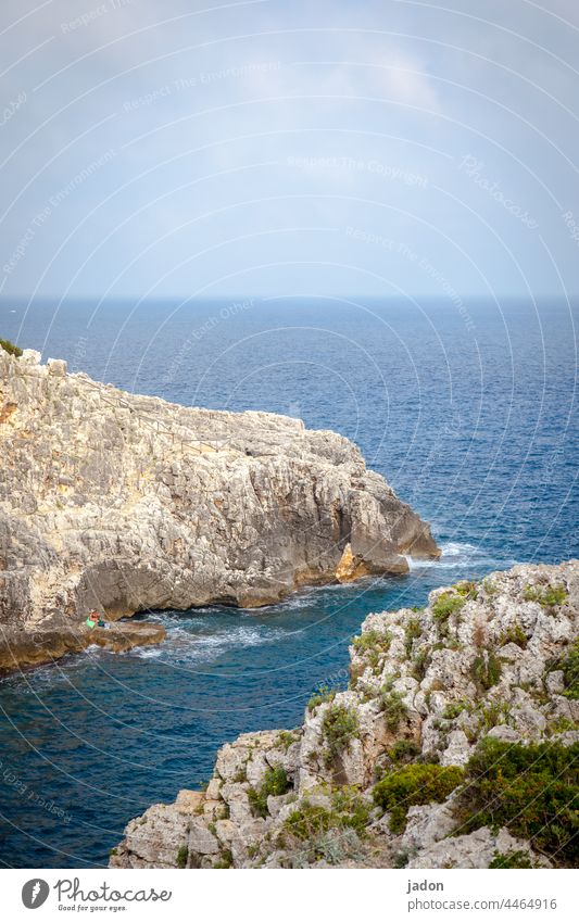 meerenge. Meer Wasser blau Himmel Küste Ferien & Urlaub & Reisen Horizont Felsenküste Wolken Schönes Wetter Natur Sommer Sonnenlicht Ferne