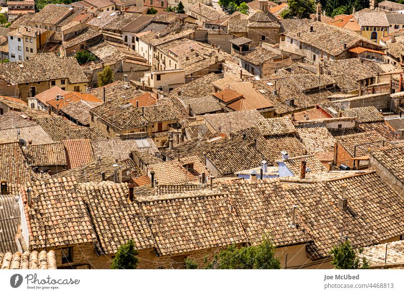 Dächer der Dörfer in Spanien Dach Stadtbild Baustein Großstadt gemütlich ausgehöhlt Haus Landschaft Viertel Nachbarschaft keine Person alt orange im Freien