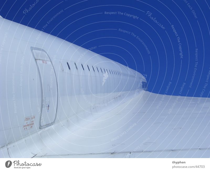 Concorde weiß Flugzeug Luftverkehr blau Perspektive Flügel Überschallflugzeug Tür