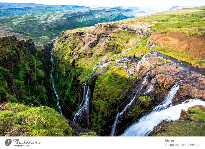 2021 08 09 Westisland Glymur-Wasserfall 8 Landschaft Natur Island Sommer schön natürlich Fluss Himmel isländisch Schönheit Kraft am höchsten weiß Stein