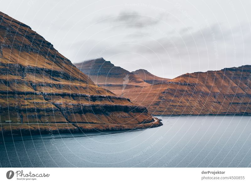 Herbststimmung auf den Färöer Inseln traditionell im Freien spektakulär felsig natürlich Harmonie Wetter Felsen Hügel Umwelt ländlich Hochland malerisch