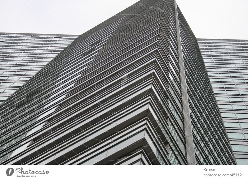 Königin Hochhaus grau minimalistisch Macht Architektur Linie einfach gigantisch