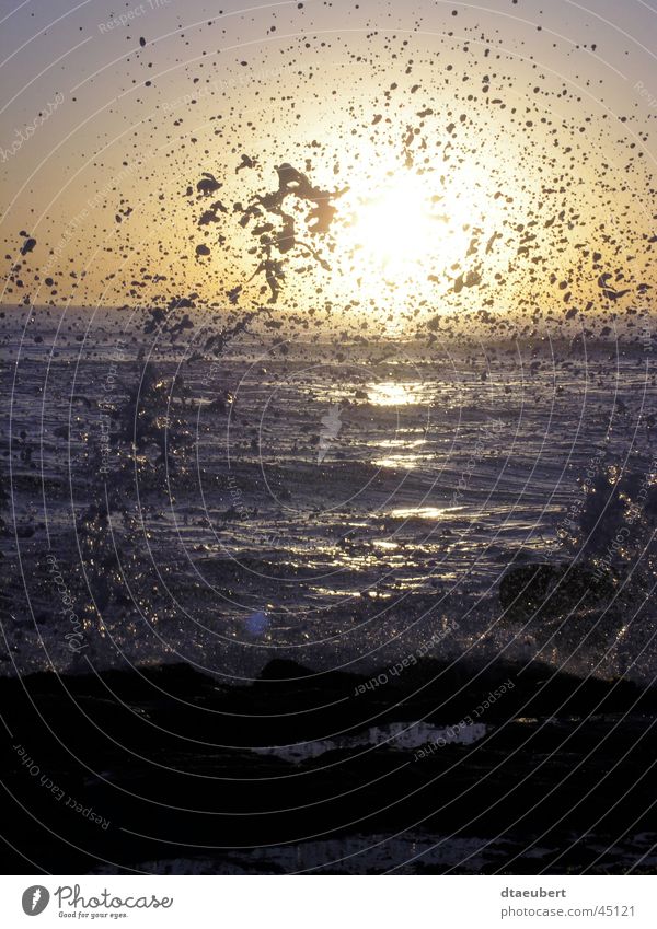 Gefährliche Brandung Meer Sonnenuntergang Wassertropfen wassser Natur
