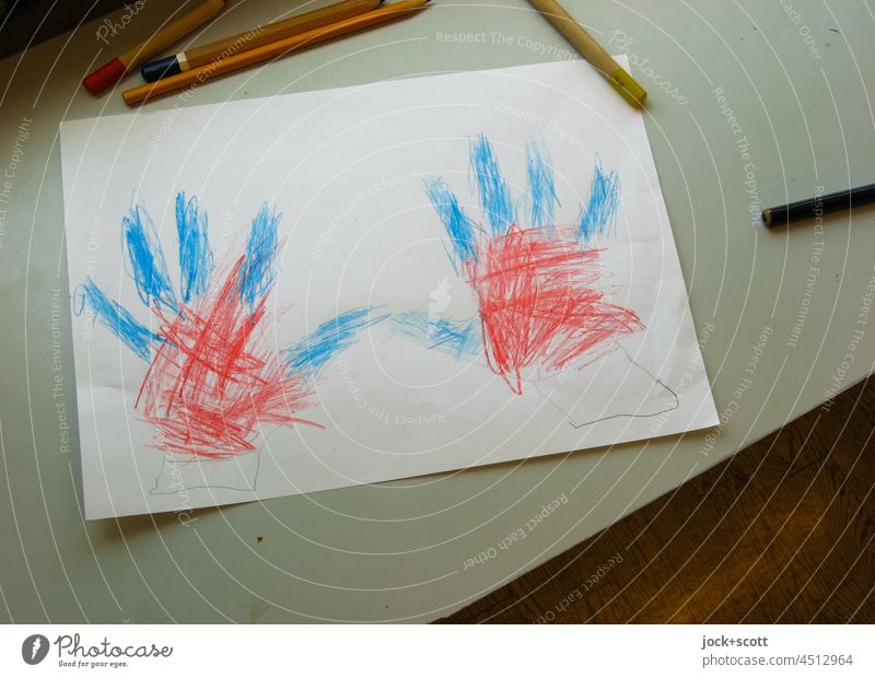 deine linke und rechte Hand umzeichnet und ausgemalt Hände Finger Umriss Wahrnehmung Papier Buntstifte bunt Unterteilung malen Inspiration Kreativität zeichnen