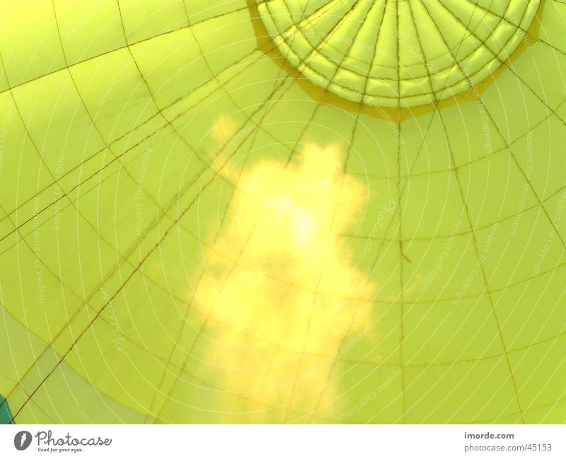 Feuermacher Ballone Stoff Physik gelb Brand Flamme Wärme