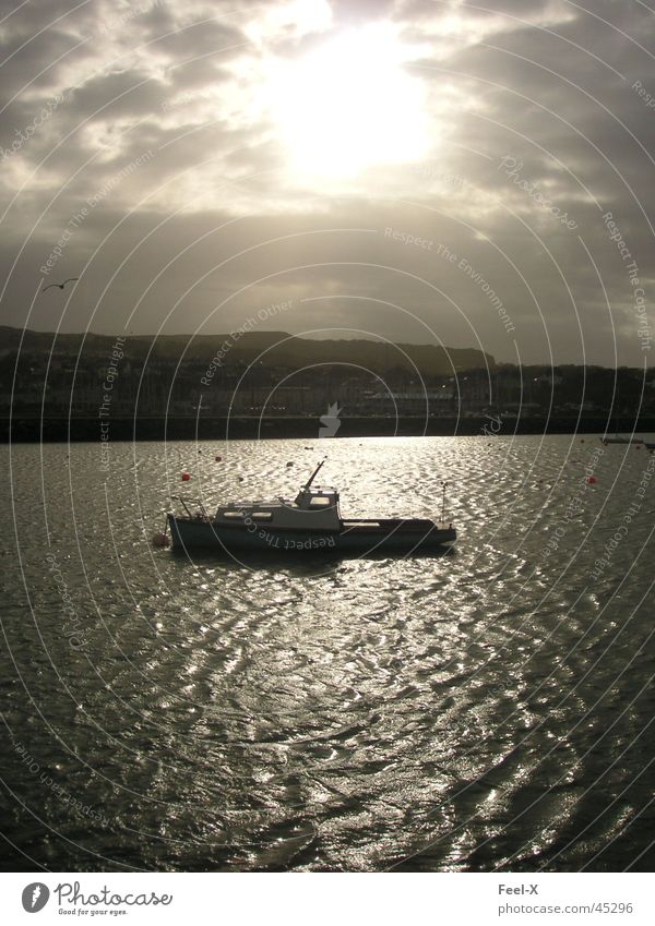 Boot Wasserfahrzeug Dämmerung Küste Sonne Lichteinstahlung