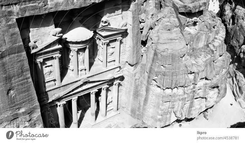 von oben die antike Stätte von Petra Jordanien Gräber Großstadt Königlich Felsen Stein Osten reisen Mitte Tourismus Sandstein Tempel Erbe Architektur arabisch