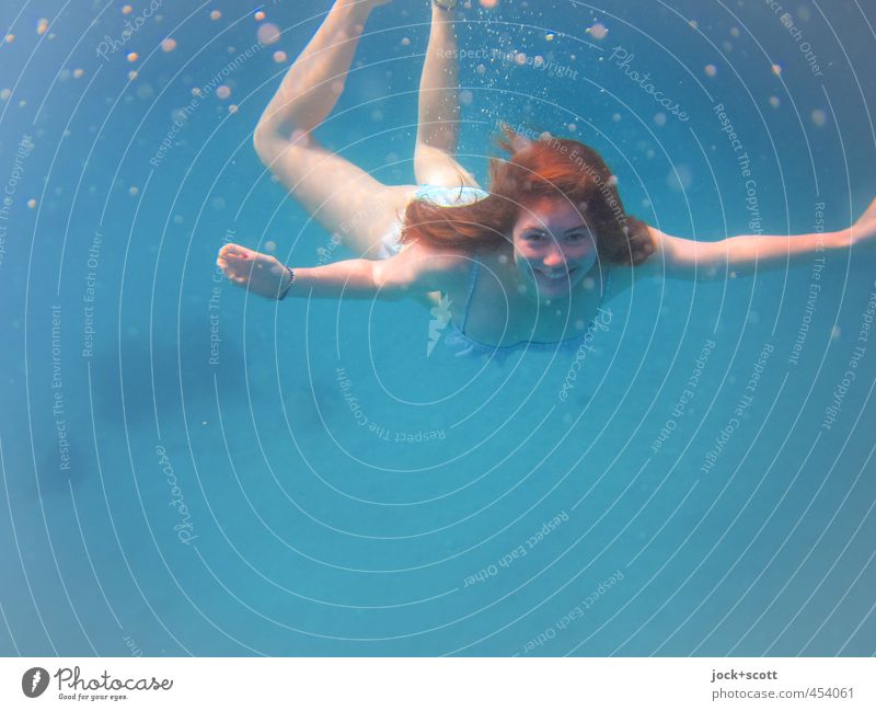 niece underwater Freude Schwimmen & Baden Pazifik Bikini rothaarig langhaarig Lächeln tauchen frei Fröhlichkeit Leichtigkeit Meerjungfrau Unterwasseraufnahme