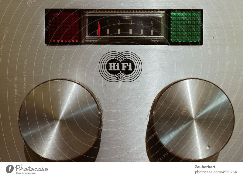Hifi Drehknöpfe mit Feldstärkeanzeige in silber Knöpfe rot grün Messinstrument Radio 70er 70er Jahre retro Design Musik hören Technik Klang