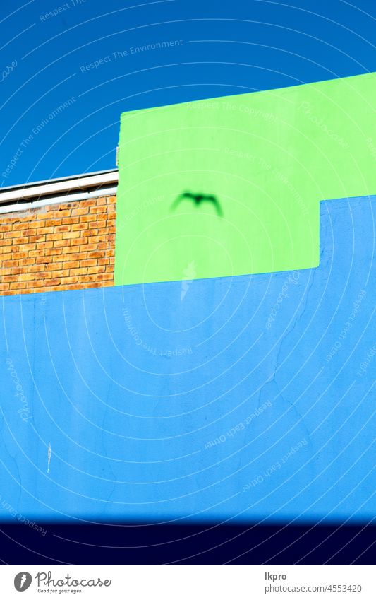 in Südafrika Nahaufnahme der Unschärfe Farbe Wand Haus Hintergrund abstrakt blau Himmel Textur Gebäude Design Muster Architektur altehrwürdig modern farbenfroh