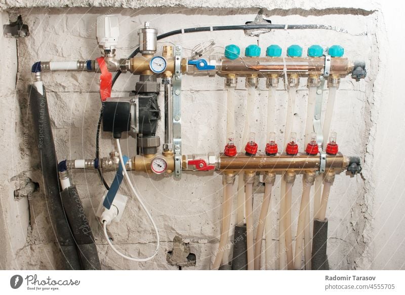 Systemheizungsrohre Heizung Wasser Raum erwärmen Pumpe industriell zentral Röhren Industrie Gerät Kontrolle Manometer Technik & Technologie Rohre Wasserhahn