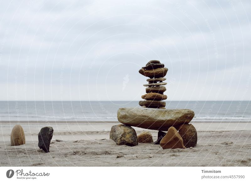 Strandschönheit Steinmandl Steine Sand Nordsee Dänemark Menschenleer Horizont Himmel Wolken sanft ruhig Ferien & Urlaub & Reisen Natur Urelemente