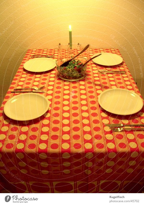 Weihnachten 1974 Siebziger Jahre Tisch Gedeck retro Teller Kerze Abendessen Besteck Fototechnik Punkt Ernährung orange Salat