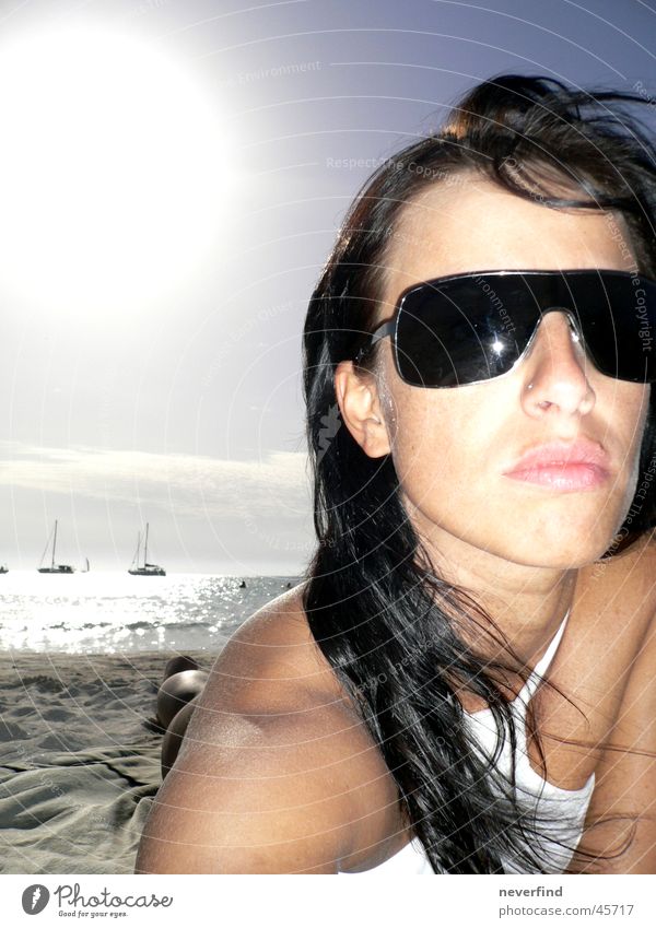 Summertime01 Strand Sommer Bikini Sonnenbrille Mallorca Meer Porträt Frau