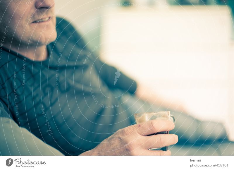 Kaffeepause Getränk Freizeit & Hobby Mensch maskulin Mann Erwachsene Leben Mund Hand Finger Oberkörper 1 45-60 Jahre liegen hell Gelassenheit ruhig Erholung