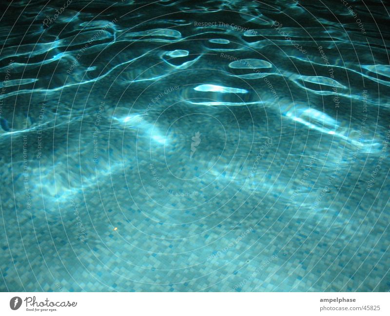 wasser Schwimmbad Frankreich Blitzlichtaufnahme Wellen Nacht Wasser