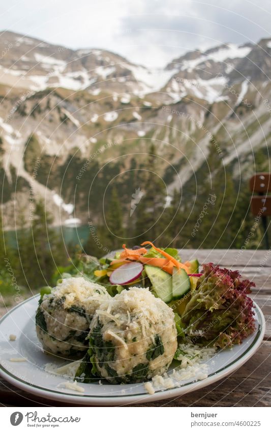 Spinatknödel und der Soiernsee green spinach dumpling plate salad outdoor Soierngruppe See Berge soiern bayern berg karwendel ober weiß schmalsee grün wasser