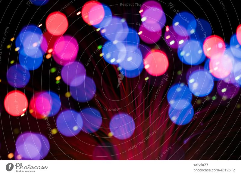 Farbcontest | Lichtspiel Lichteffekt abstrakt leuchten Kunstlicht mehrfarbig Kontrast Lichterscheinung Farbfoto Experiment Kreise Feuerwerk Lichteffekte