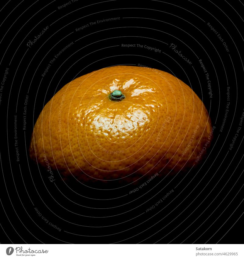 Textur Oberfläche von Frische Orange auf schwarzem Hintergrund orange frisch Frucht Makro Schatten glänzend lebhaft Kontrast Gesundheit Natur weiß Farbe
