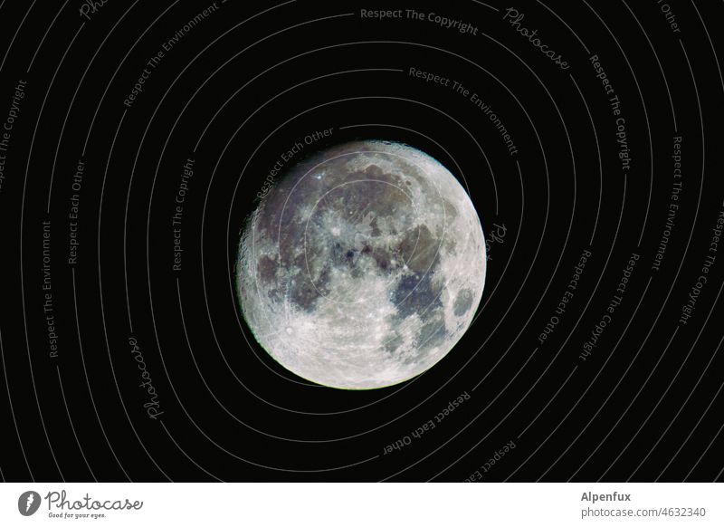 Trabant XL Mond Mondlandschaft Nacht Außenaufnahme Vollmond Nachthimmel Menschenleer dunkel Farbfoto Mondschein Mondsüchtig leuchten Mondaufgang Kraterrand