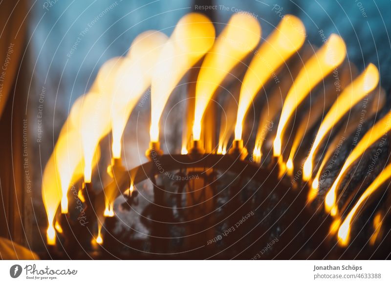 Schwippbogen mit verwischten Lichtern Bokeh Experiment Tilt Unschärfe leuchten Warmes Licht Erzgebirgskunst Erzgebirge Tradition Stimmung Hoffnung