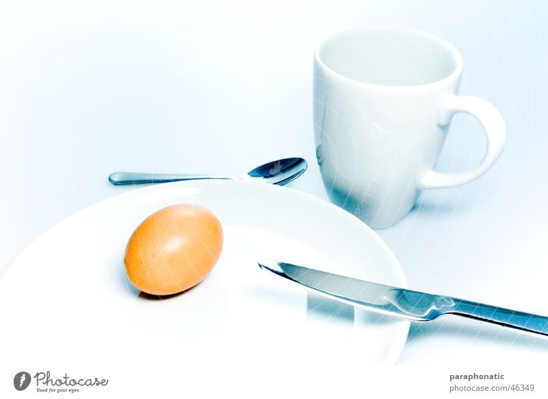 Geschirr mit Ei ;-) weiß weich Tasse rund Tragegriff leer hart Säge gepunktet Fleck lecker Frühstück Löffel schön Kaffeelöffel Reflexion & Spiegelung