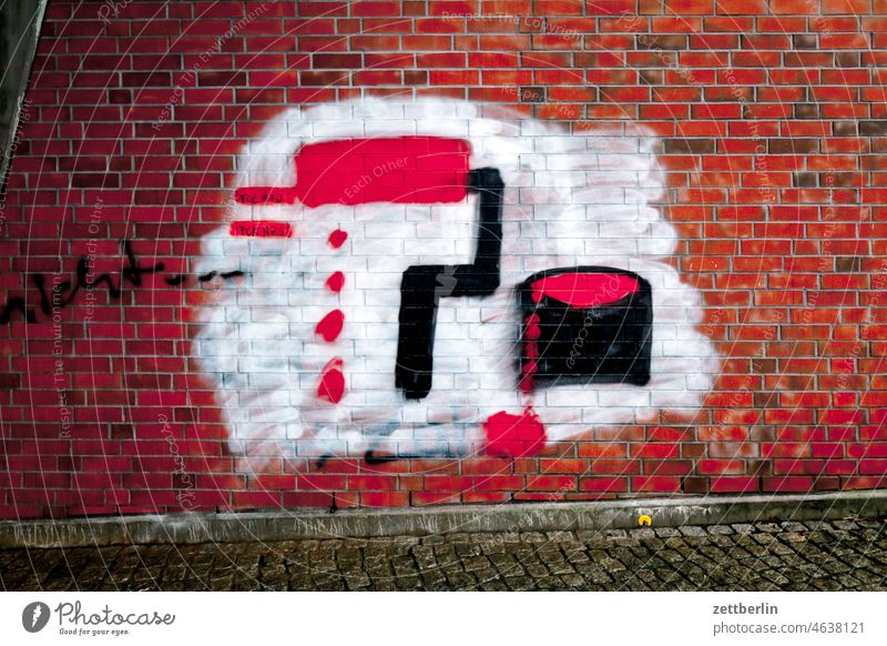Grafitto grafitti mauer wandmalerei gesprayt schrift tagg fan wolgast vorpommern stadtkern szene sachbeschädigung vandalismus begriff wort taggen parole message