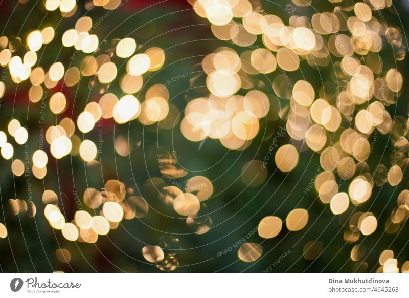 Defokussierte goldene Lichter Bokeh Hintergrund. Weihnachtsbeleuchtung Bokeh Textur. glühend glänzend abstrakt defokussiert Nacht beleuchtet Glamour Reichtum