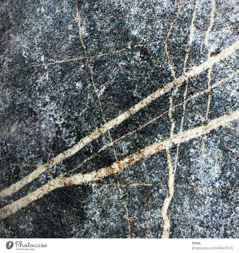 filigran | Lebenslinien stein granit felsen streifen verbindung querverbindung muster struktur natur parallel diagonal sediment einschluss alt erdgeschichte