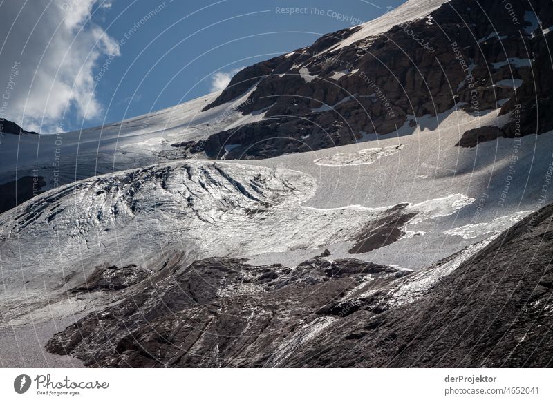 Gletscherreste in der Sonne im Gebirge von Südtirol Panorama (Aussicht) Zentralperspektive Starke Tiefenschärfe Silhouette Kontrast Lichterscheinung