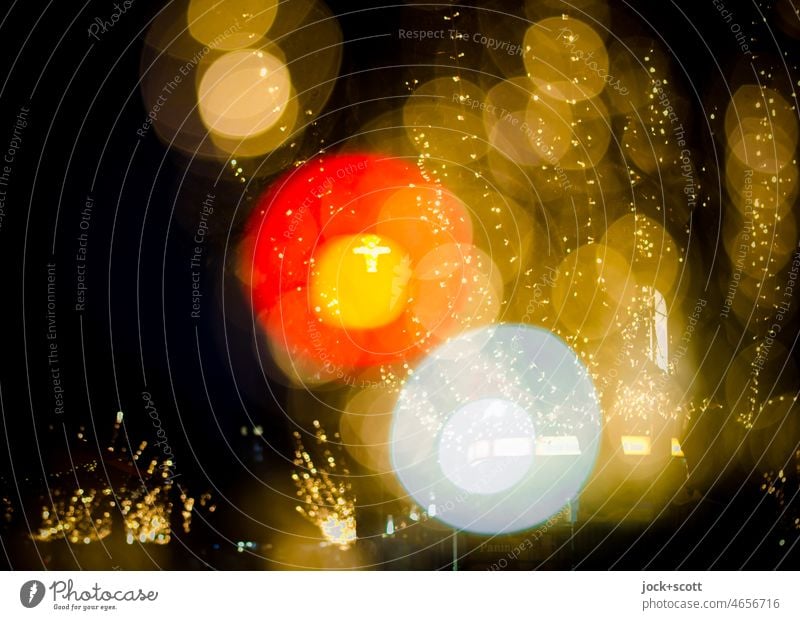 Ampelmännchen und die vielen Lichter zur Winterzeit ampelmännchen Piktogramm leuchten Verkehrszeichen Signal Silhouette Reaktionen u. Effekte