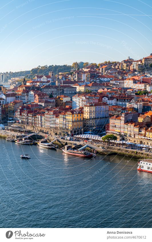 Das Stadtzentrum von Porto im Herbst Portugal stadt porto Europa Architektur historisch urban Wahrzeichen Portugiesisch Tourismus Großstadt Anziehungskraft