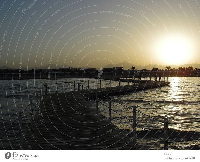 Sonnenuntergang in Ägypten Meer Ferien & Urlaub & Reisen Steg Wasser
