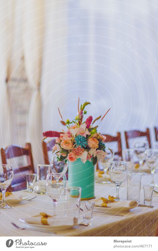 * Geschirr Glas Sektglas Tisch Tischwäsche Tischdekoration Dekoration & Verzierung Feste & Feiern Blume Blumenvase weiß grün rosa gold orange Farbfoto