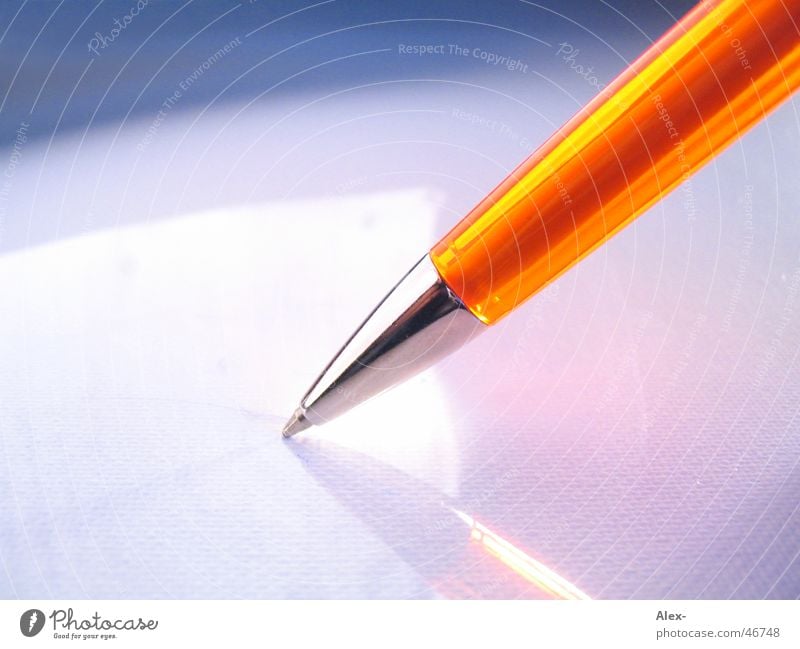 Kugelschreiber Schreibstift Material Gesichtsausdruck Blatt Unterschrift schreiben streichen orange Business