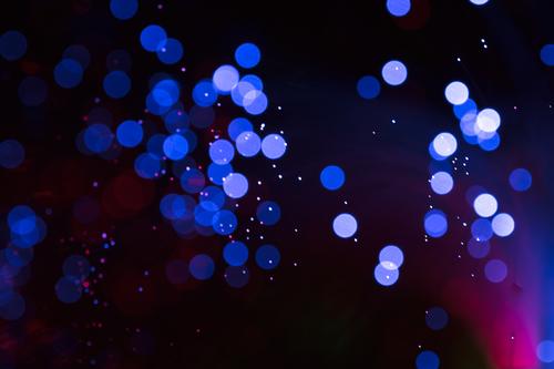 Blaulicht Lichtspiel Lichteffekt Lichtkunst Kunst Glasfaserlampe Lichterscheinung Experiment Kunstlicht Farbfoto leuchten abstrakt Lichtkugeln Nacht