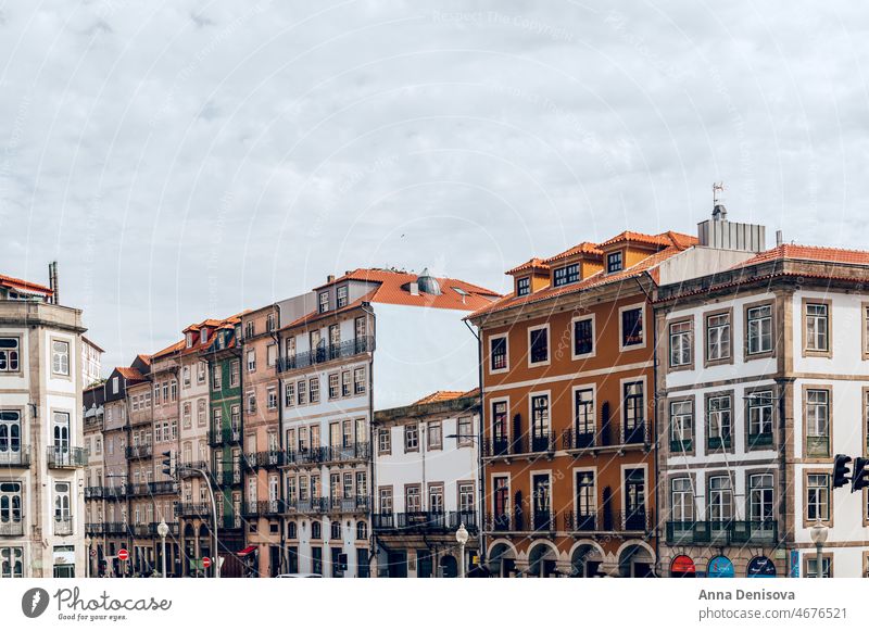 Das Stadtzentrum von Porto im Herbst Rua dos Clerigos Portugal stadt porto Europa Architektur historisch urban Wahrzeichen Portugiesisch Tourismus Großstadt